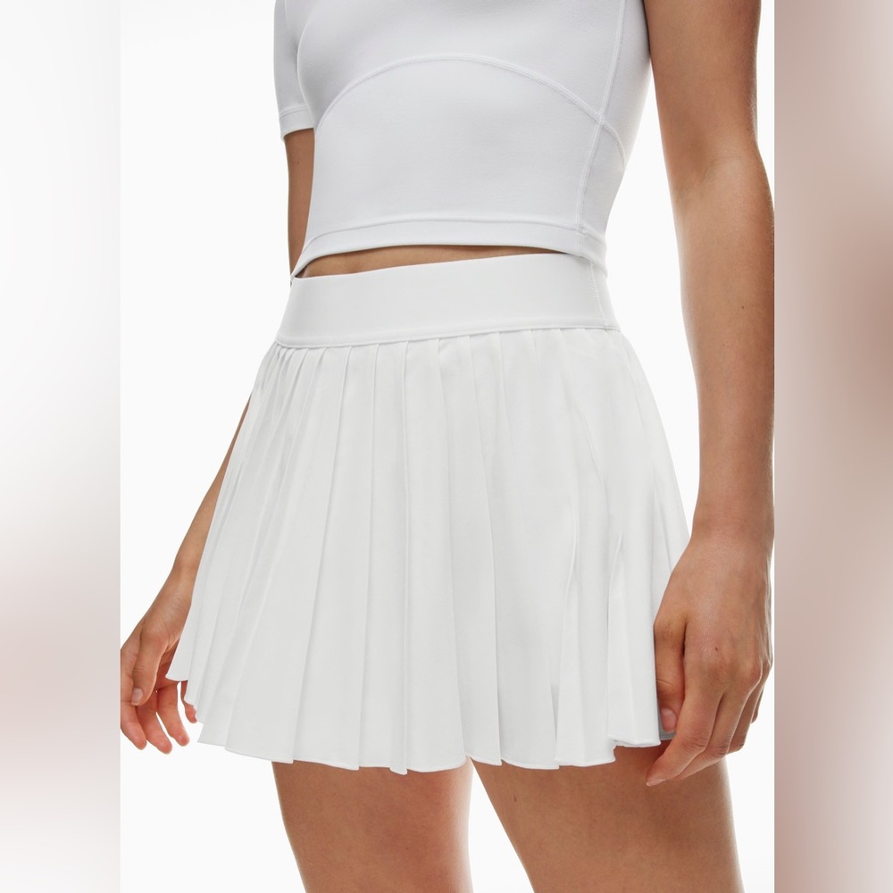 Aritzia TNA Move Tennis Micro Mini Skirt